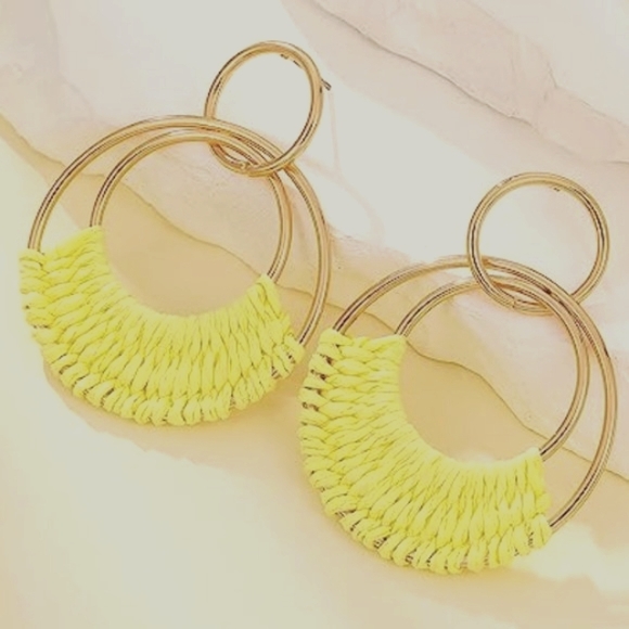 Light Yellow Woven Raffia Gold Hoop Earrings Wicker Hoops Links Post Style New - Picture 4 of 6